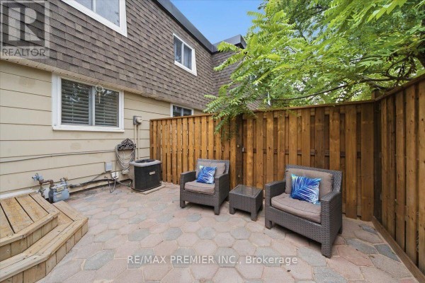 Primary Bedroom - 485 Timber Lane, Burlington, ON L7L4B1 Photo 4
