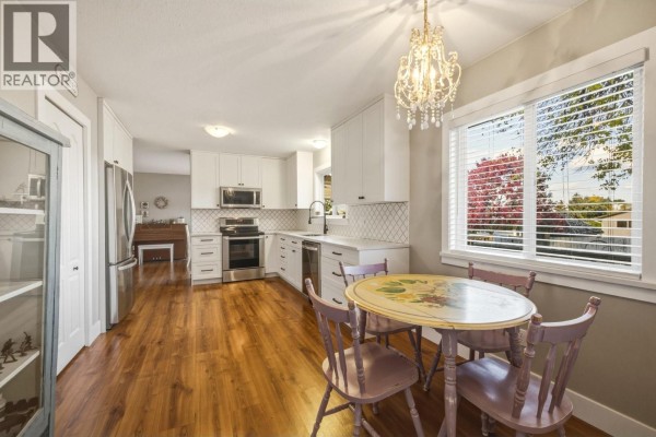 Living room - 4850 Chatham Road, Kelowna, BC V1X6M2 Photo 2