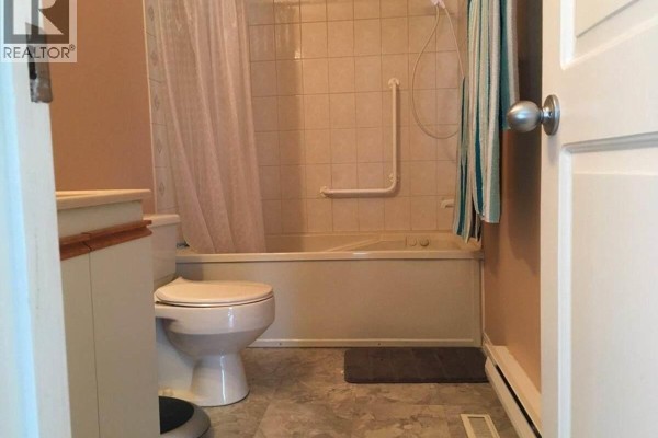 2pc Bathroom - 4856 32 Street, Canyon, BC V0B1C1 Photo 5