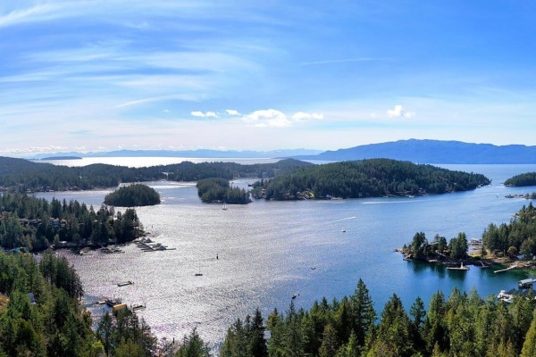 4862 Hotel Lake Road, Garden Bay, BC V0N1S1 Photo 2