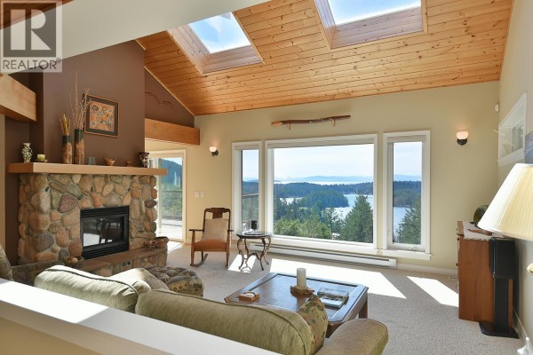 4862 Hotel Lake Road, Garden Bay, BC V0N1S1 Photo 3