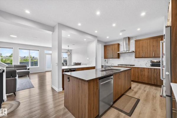 4863 Kinney Rd Sw, Edmonton, AB, photo 3