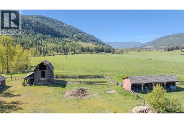 487 Mabel Lake Road, Lumby, BC, photo 3