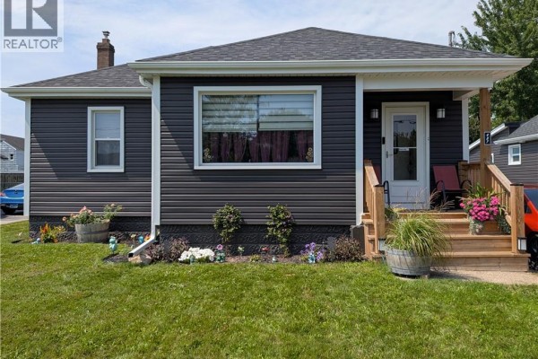 487 Scholfield Avenue N, Welland