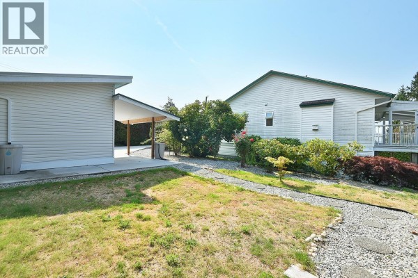 4871 Blueberry Place, Sechelt, BC, photo 2