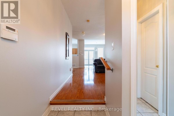 Bedroom 2 - 4871 James Austin Drive, Mississauga, ON L4Z4G7 Photo 5