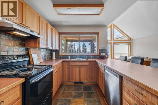 Kitchen - 4879a Snowpines Road, Big White, BC V1P1P3 Photo 4