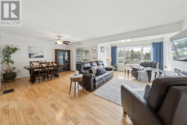 Living room - 488 Mcconnell Drive, Selwyn, ON K9J6X3 Photo 5