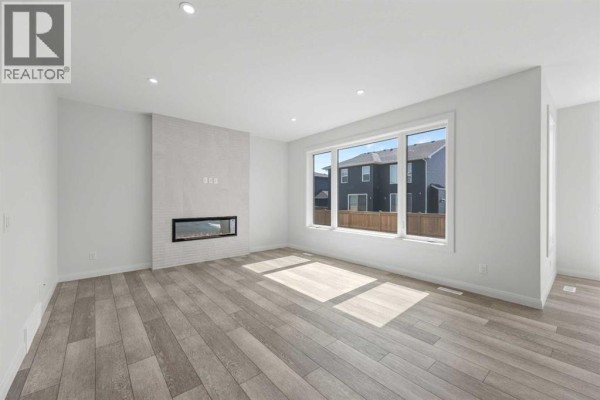Living room - 488 Northern Lights Place, Langdon, AB T0J1X2 Photo 5