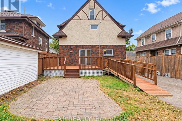 4883 Simcoe Street, Niagara Falls, ON L2E1V8 Photo 2