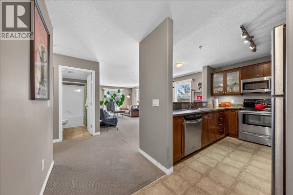 4pc Ensuite bath - 4884 Stanley Street Unit# 310, Radium Hot Springs, BC V0A1M0 Photo 2