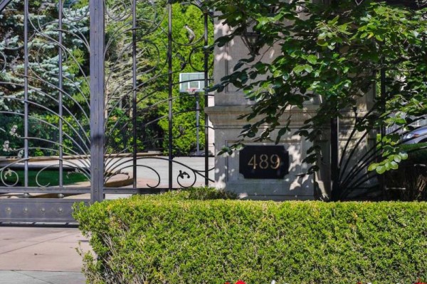 489 Lakeshore Road E, Oakville, ON, photo 2