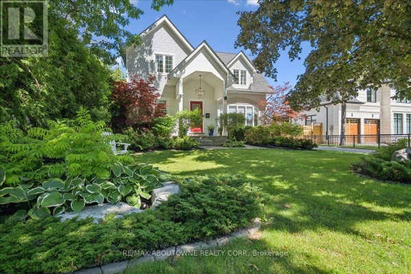 489 Rebecca Street, Oakville, ON, photo 2
