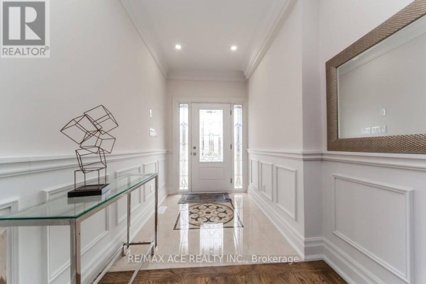 Foyer - 48a Leyton Avenue, Toronto, ON M1L3T7 Photo 2