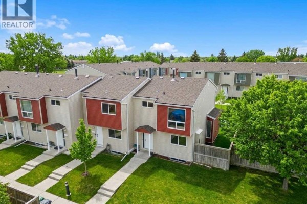 Living room - 49, 5425 Pensacola Crescent Se, Calgary, AB T2A2G5 Photo 4