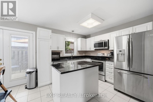 Foyer - 49 - 511 Admiral Drive, London East, ON N5V4R4 Photo 3