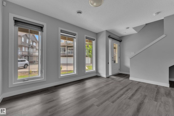 Kitchen - #49 1051 Graydon Hill Bv Sw Sw, Edmonton, AB T6W3C8 Photo 3