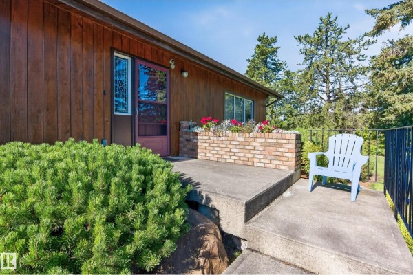 Family room - #49 53127 Range Road 211, Rural Strathcona County, AB T8G2C5 Photo 4