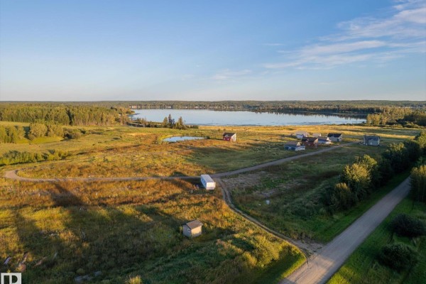 Family room - 49 5323 Township Road 541a, Rural Lac Ste  Anne County, AB T0E1H0 Photo 4