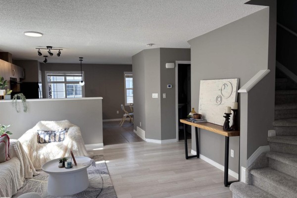 Kitchen - #49 9151 Shaw Wy Sw, Edmonton, AB T6X1W7 Photo 3