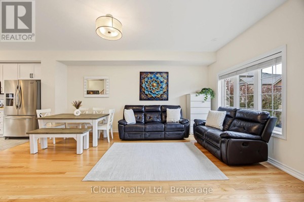 Kitchen - 49 Aspen Hills Road, Brampton, ON L6Y0H7 Photo 5