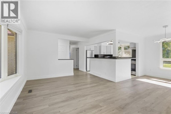 49 Beverly Crescent, Welland, ON L3C3P7 Photo 4