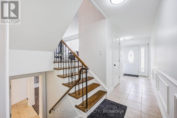 Primary Bedroom - 49 Bowerbank Drive, Toronto, ON M2M1Z9 Photo 4