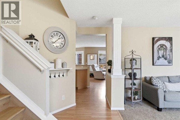 Family room - 49 Bridleridge Road Sw, Calgary, AB T2Y4E1 Photo 4