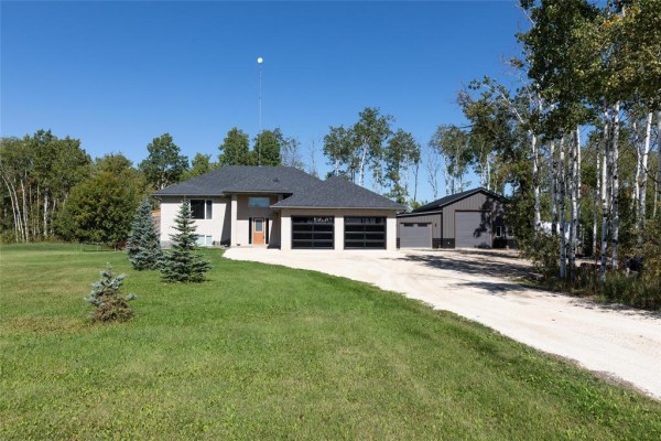 Dining room - 49 Brooklyn Bay, Steinbach, MB R0A0W2 Photo 2