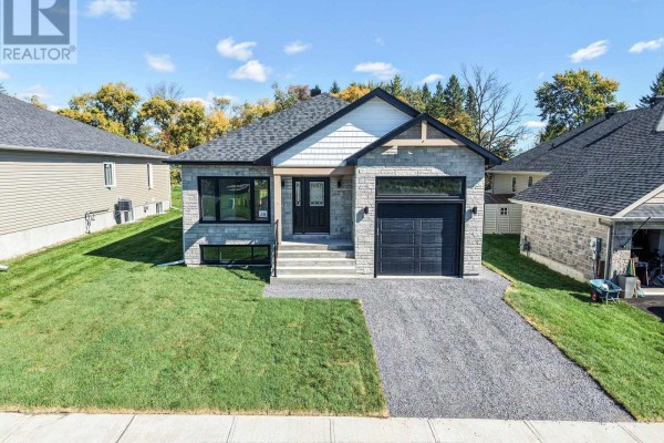 49 Clover Lane, South Stormont, ON K0C1P0 Photo 2