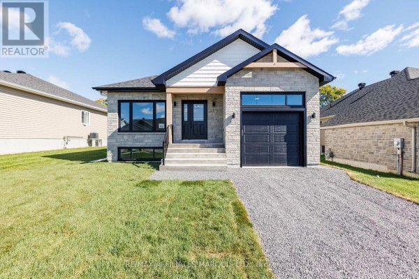49 Clover Lane, South Stormont, ON K0C1P0 Photo 3