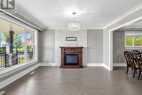Primary Bedroom - 49 Dynevor Road, Toronto, ON M6E3W7 Photo 5