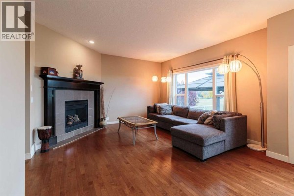 2pc Bathroom - 49 Everhollow Avenue Sw, Calgary, AB T2Y0A9 Photo 4