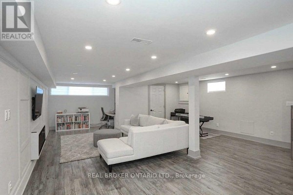 Living room - 49 Fortrose Crescent, Toronto, ON M3A2H2 Photo 2