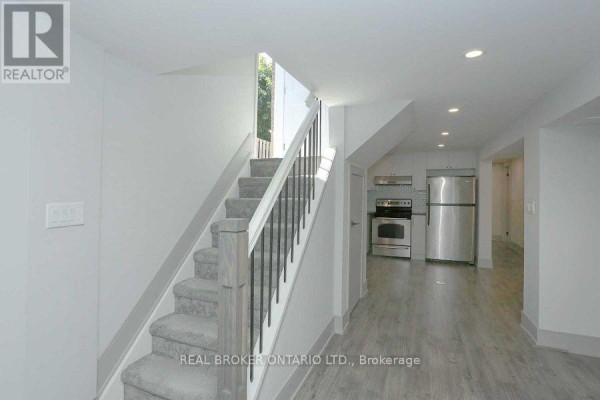 Kitchen - 49 Fortrose Crescent, Toronto, ON M3A2H2 Photo 3