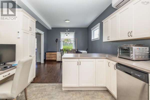 Primary Bedroom - 49 George Street, Sydney, NS B1P1H5 Photo 5