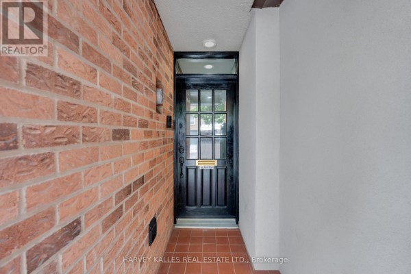 Living room - 49 Granby Street, Toronto, ON M5B1H8 Photo 3
