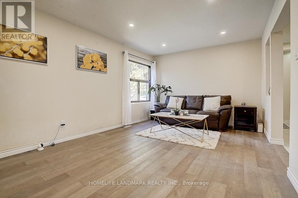 49 Grenbeck Drive, Toronto, ON, photo 3