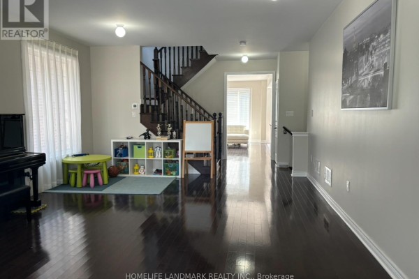 Kitchen - 49 Holst Avenue, Markham, ON L6C0S5 Photo 3