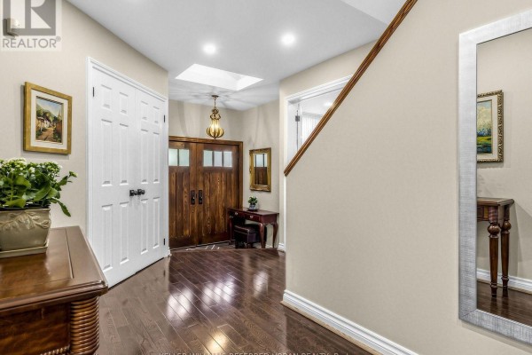 Kitchen - 49 Invermay Avenue, Toronto, ON M3H1Z1 Photo 4