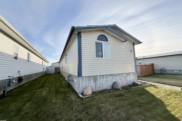 Primary Bedroom - 49 Jutland Cr, Stony Plain, AB T7Z0A3 Photo 3