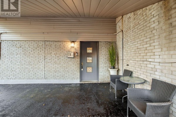 Bedroom 2 - 49 Kennebec Crescent, Toronto, ON M9W2R8 Photo 5