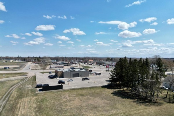 49 Main Street W, Neepawa, MB R0J1H0 Photo 4