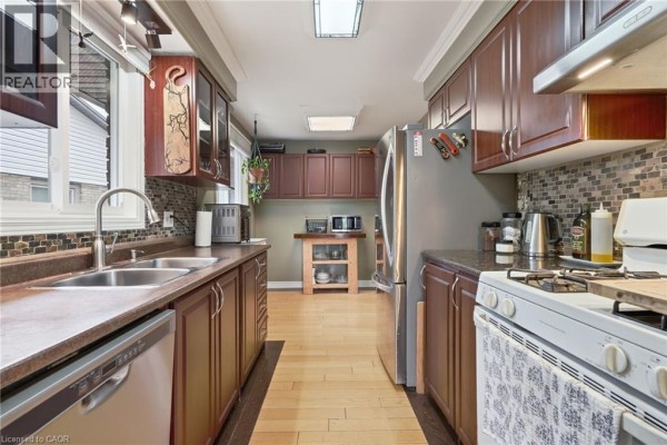 49 Markson Crescent, Hamilton, ON, photo 3
