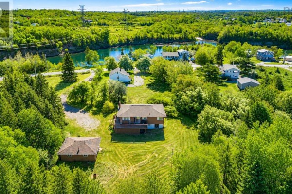 4pc Bathroom - 49 Point Aconi Road, Point Aconi, NS B1Y3B2 Photo 5