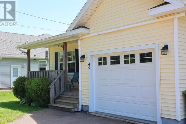 Kitchen - 49 Royalty Road, Charlottetown, PE C1E3E7 Photo 3