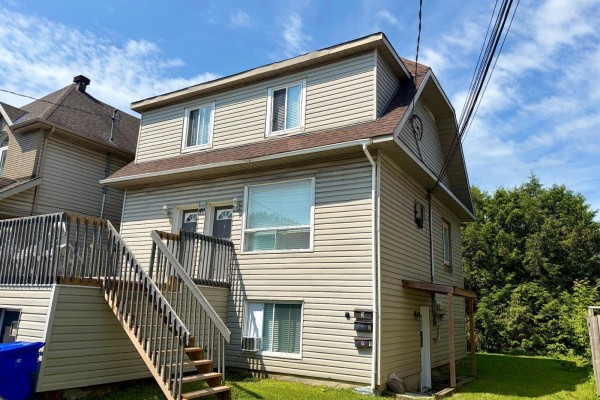 49 Rue Montpetit, Gatineau, QC J8Y4Z7 Photo 2