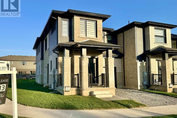 Townhouse for rent at 49 Saffron Way, Pelham, ON - MLS® Z7YxEV