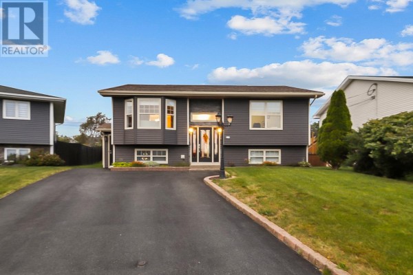 49 Sapphire Crescent, Mount Pearl, NL, photo 2