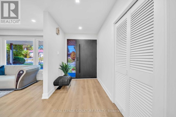 Primary Bedroom - 49 Snowcrest Avenue, Toronto, ON M2K2K9 Photo 4